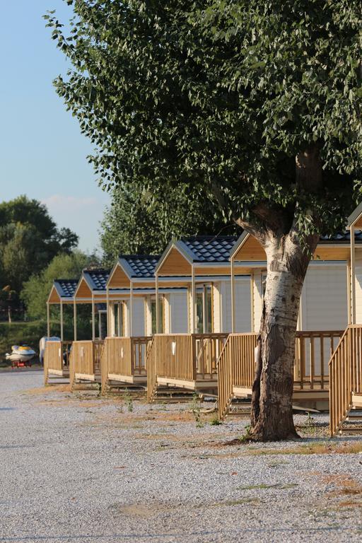 Iron Gate Marina3B Hotel Сарцана Екстериор снимка