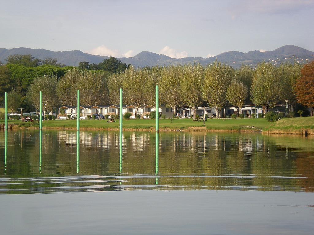 Iron Gate Marina3B Hotel Сарцана Екстериор снимка