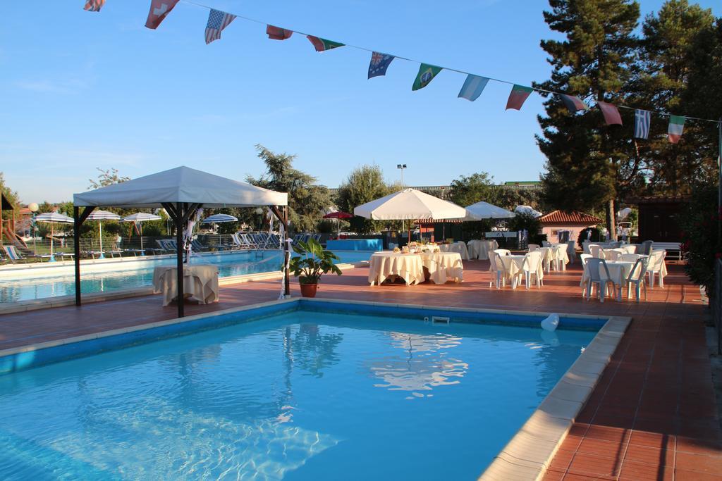 Iron Gate Marina3B Hotel Сарцана Екстериор снимка