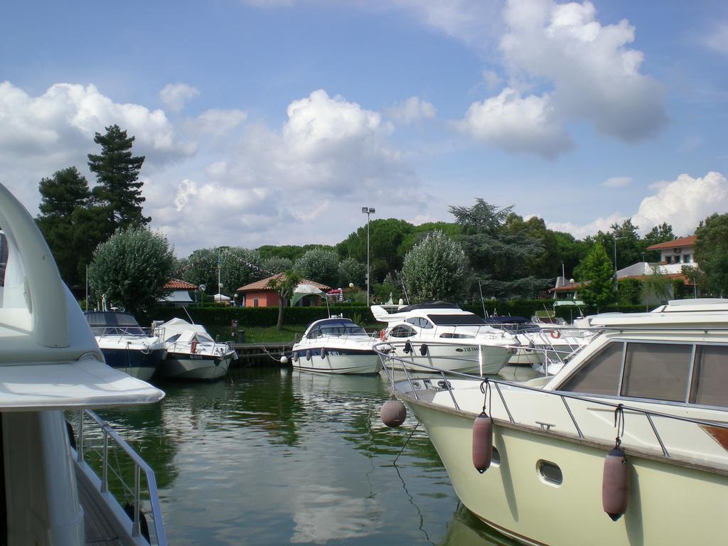 Iron Gate Marina3B Hotel Сарцана Екстериор снимка
