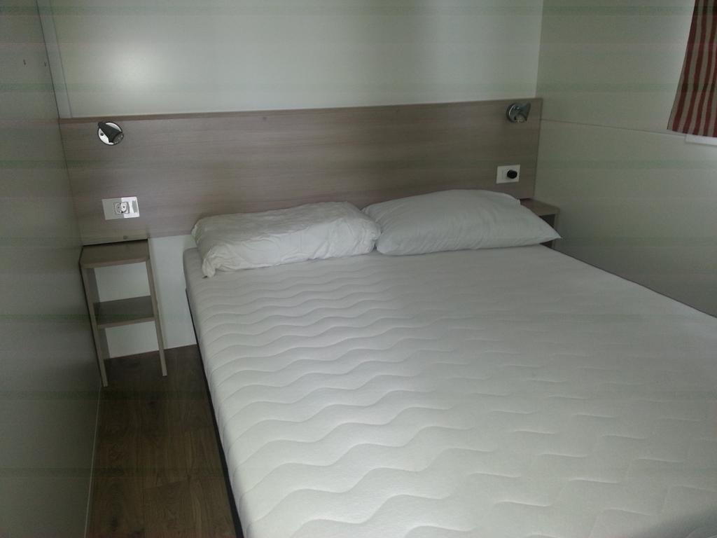 Iron Gate Marina3B Hotel Сарцана Екстериор снимка
