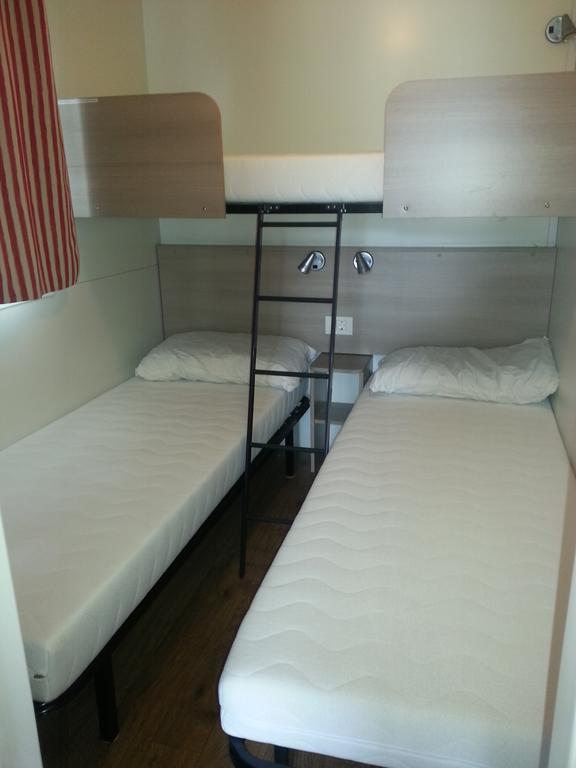 Iron Gate Marina3B Hotel Сарцана Екстериор снимка