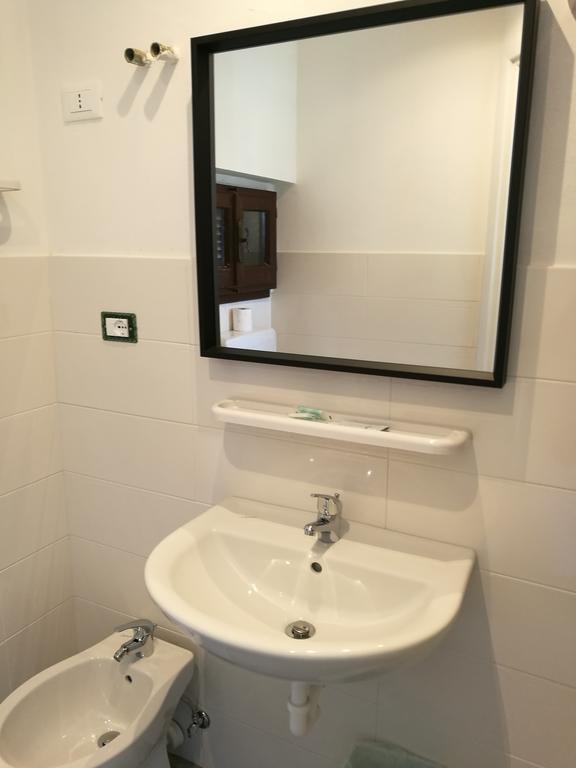 Iron Gate Marina3B Hotel Сарцана Екстериор снимка