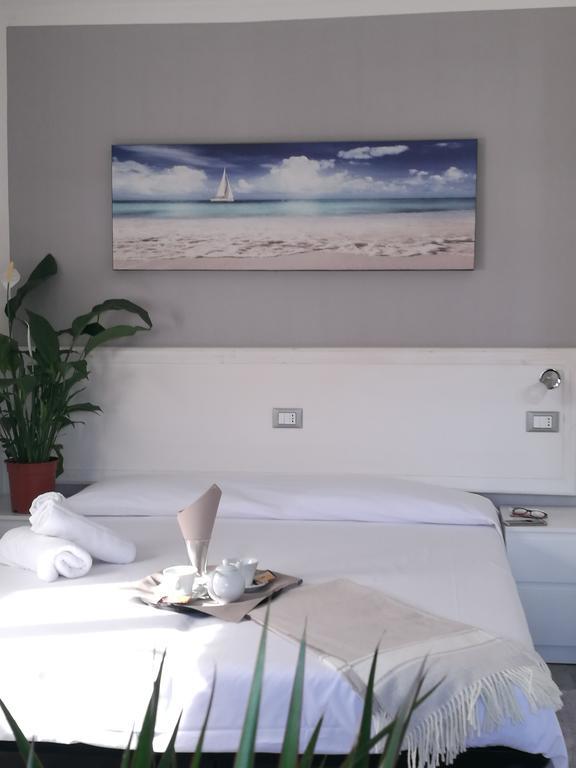 Iron Gate Marina3B Hotel Сарцана Екстериор снимка