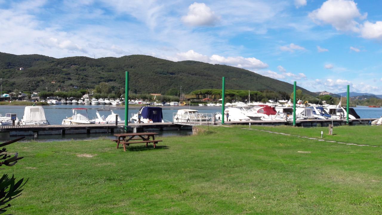 Iron Gate Marina3B Hotel Сарцана Екстериор снимка