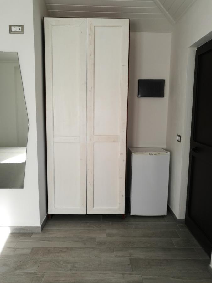 Iron Gate Marina3B Hotel Сарцана Екстериор снимка
